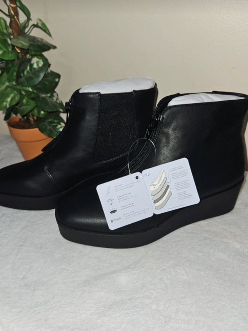 AEROSOLES Black Wedge Ankle Booties with Side Stretch